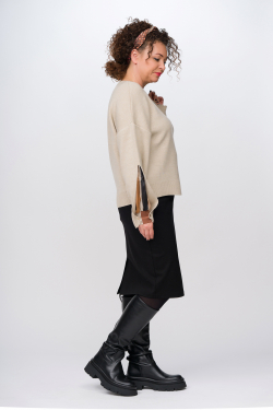 CORNELIA - kremowy sweter, długi ozdobny rękaw