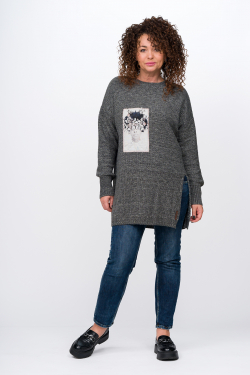 TERESA - szary sweter z aplikacją z przodu